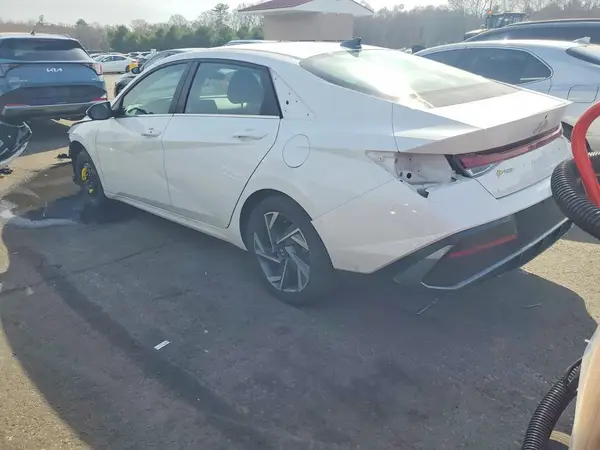 KMHLS4DG5RU768290 2024 HYUNDAI ELANTRA - Image 2