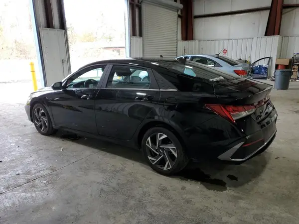 KMHLS4DG5RU782318 2024 HYUNDAI ELANTRA - Image 2
