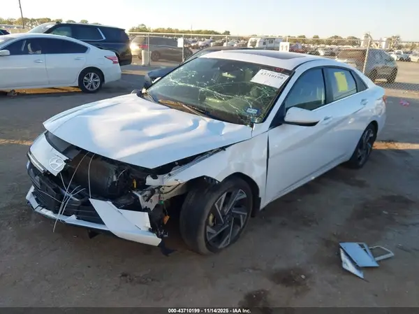 KMHLS4DG5RU788197 2024 HYUNDAI ELANTRA - Image 2