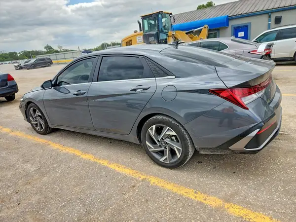 KMHLS4DG5RU824115 2024 HYUNDAI ELANTRA - Image 2