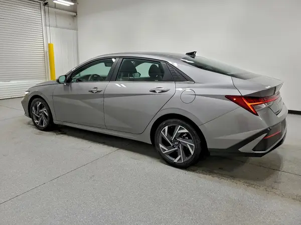 KMHLS4DG5SU906139 2025 HYUNDAI ELANTRA - Image 2