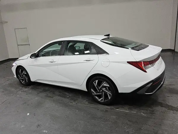 KMHLS4DG5SU948424 2025 HYUNDAI ELANTRA - Image 2