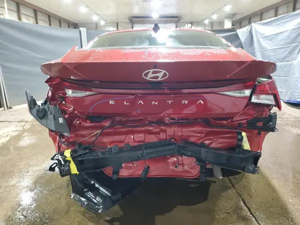 2025 HYUNDAI ELANTRA auction photo 6