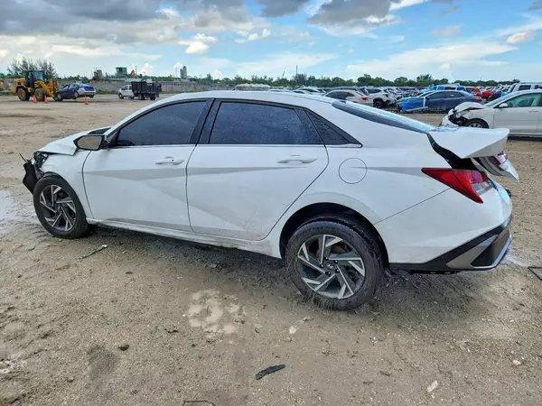 KMHLS4DG6RU647669 2024 HYUNDAI ELANTRA - Image 2