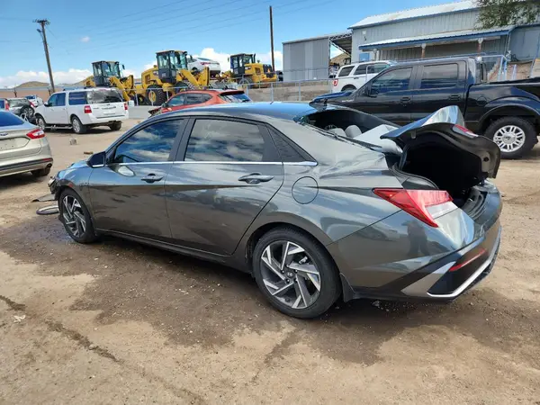 KMHLS4DG6RU717607 2024 HYUNDAI ELANTRA - Image 2