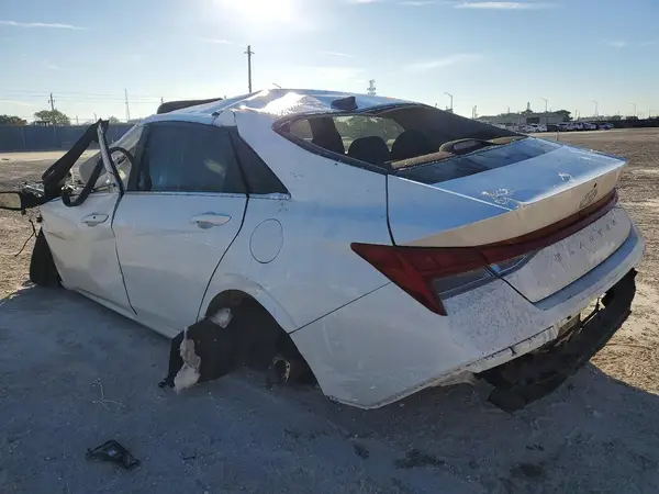 KMHLS4DG6RU781503 2024 HYUNDAI ELANTRA - Image 2