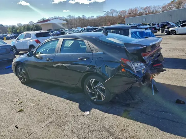 KMHLS4DG6RU834975 2024 HYUNDAI ELANTRA - Image 2