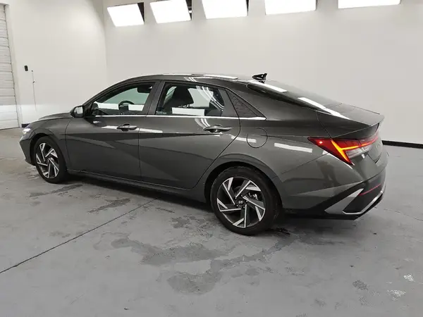 KMHLS4DG6SU909857 2025 HYUNDAI ELANTRA - Image 2