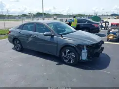 KMHLS4DG6SU945807 2025 HYUNDAI ELANTRA