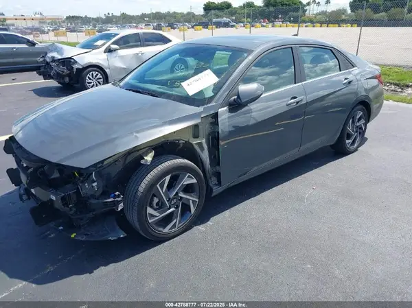 KMHLS4DG6SU945807 2025 HYUNDAI ELANTRA - Image 2