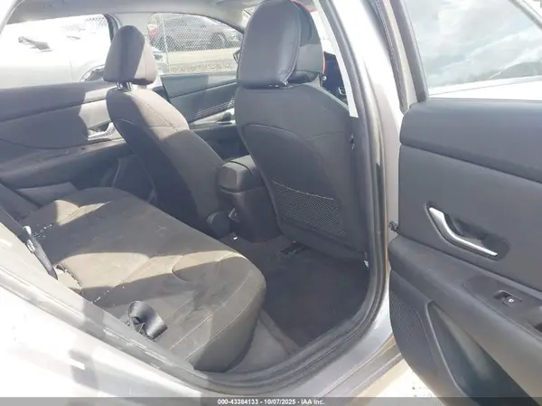 KMHLS4DG7RU643596 2024 HYUNDAI ELANTRA - Image 8