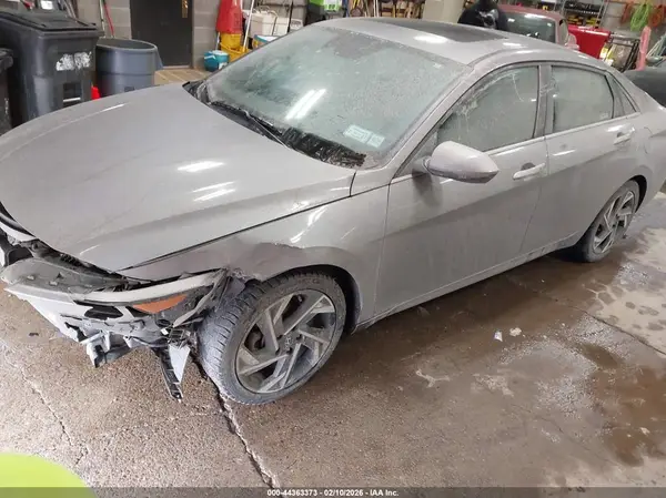 KMHLS4DG7RU644540 2024 HYUNDAI ELANTRA - Image 2