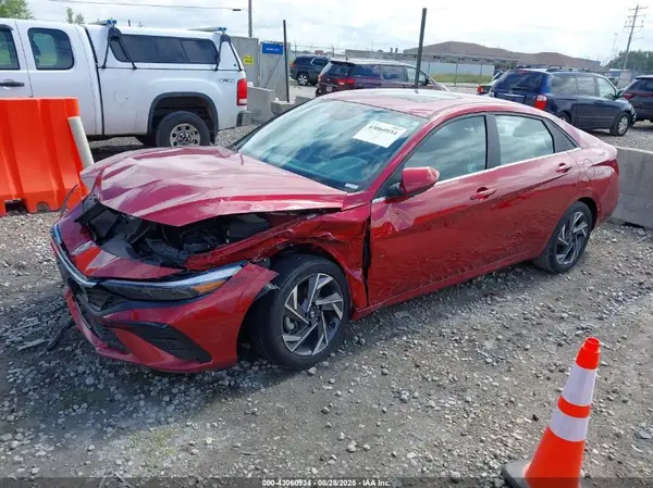 KMHLS4DG7RU697366 2024 HYUNDAI ELANTRA - Image 2