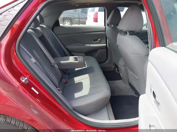 KMHLS4DG7RU697366 2024 HYUNDAI ELANTRA - Image 8