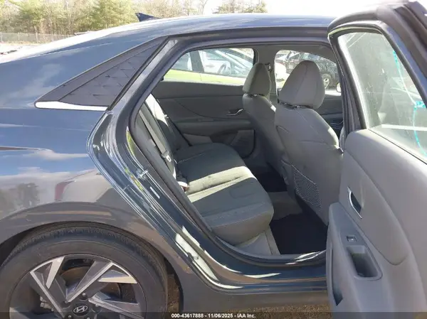KMHLS4DG7RU726865 2024 HYUNDAI ELANTRA - Image 8