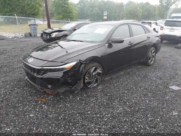 KMHLS4DG7RU753869 2024 HYUNDAI ELANTRA - Image 2
