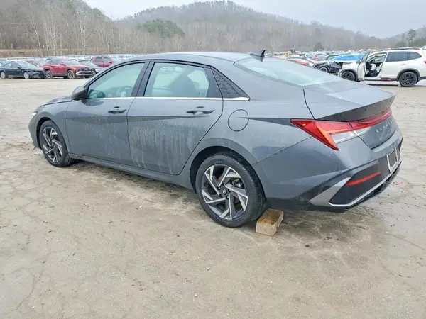KMHLS4DG7RU771806 2024 HYUNDAI ELANTRA - Image 2