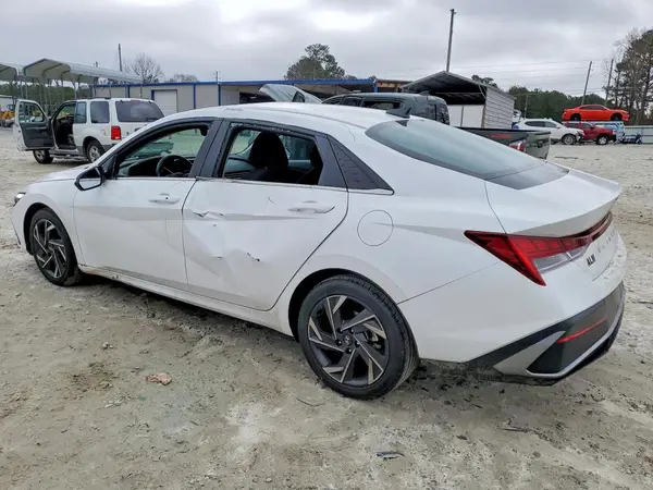 KMHLS4DG7RU806103 2024 HYUNDAI ELANTRA - Image 2