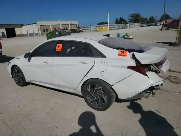 KMHLS4DG7RU814069 2024 HYUNDAI ELANTRA - Image 2