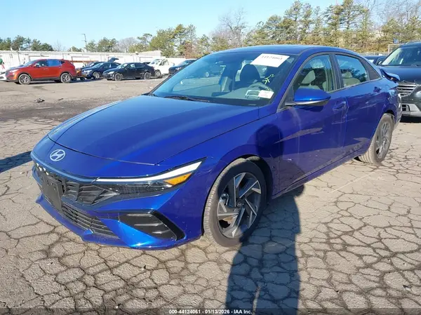 KMHLS4DG7SU862581 2025 HYUNDAI ELANTRA - Image 2