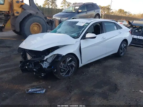 KMHLS4DG7SU879607 2025 HYUNDAI ELANTRA - Image 2
