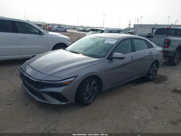 KMHLS4DG7SU885102 2025 HYUNDAI ELANTRA - Image 2
