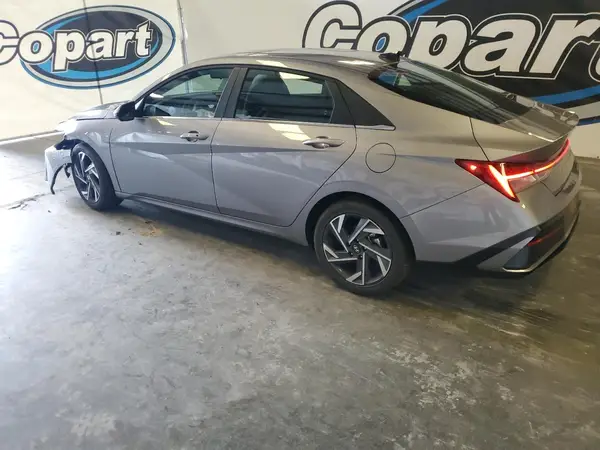 KMHLS4DG7SU935836 2025 HYUNDAI ELANTRA - Image 2