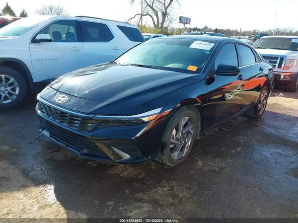 KMHLS4DG7SU941703 2025 HYUNDAI ELANTRA - Image 2