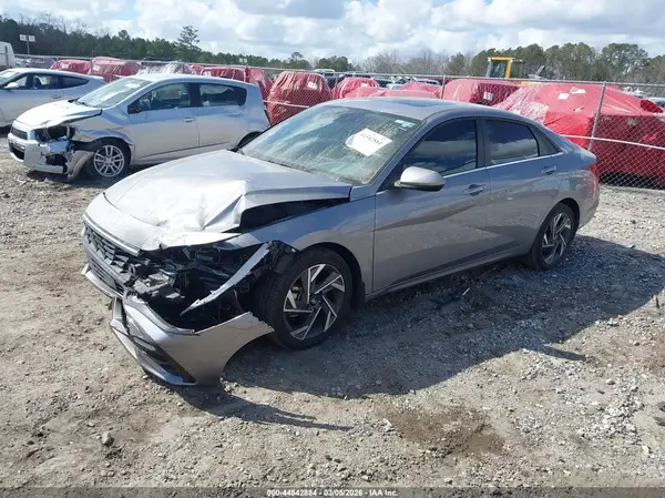 KMHLS4DG7SU979626 2025 HYUNDAI ELANTRA - Image 2