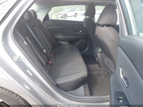 KMHLS4DG8RU641811 2024 HYUNDAI ELANTRA - Image 8