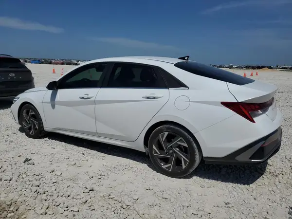KMHLS4DG8RU650637 2024 HYUNDAI ELANTRA - Image 2