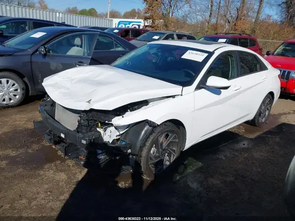 KMHLS4DG8RU671617 2024 HYUNDAI ELANTRA - Image 2