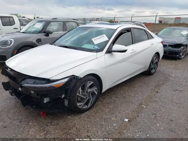 KMHLS4DG8RU770843 2024 HYUNDAI ELANTRA - Image 2