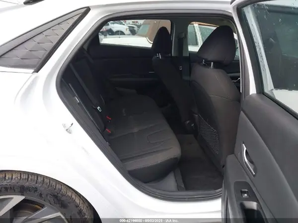 KMHLS4DG8RU770843 2024 HYUNDAI ELANTRA - Image 8
