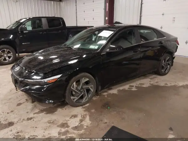 KMHLS4DG8RU801458 2024 HYUNDAI ELANTRA - Image 2