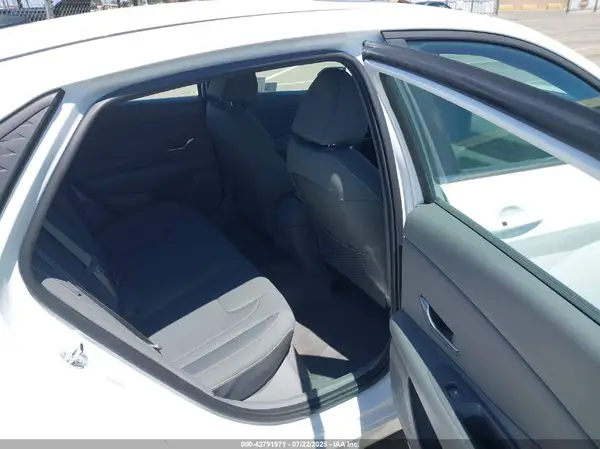 KMHLS4DG8RU802822 2024 HYUNDAI ELANTRA - Image 8