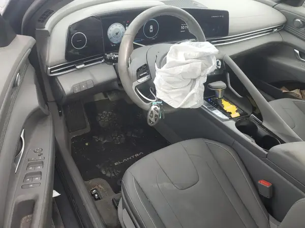 KMHLS4DG8RU812329 2024 HYUNDAI ELANTRA - Image 8