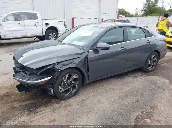 KMHLS4DG8RU835285 2024 HYUNDAI ELANTRA - Image 2