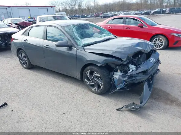 KMHLS4DG8RU841099 2024 HYUNDAI ELANTRA - Image 1