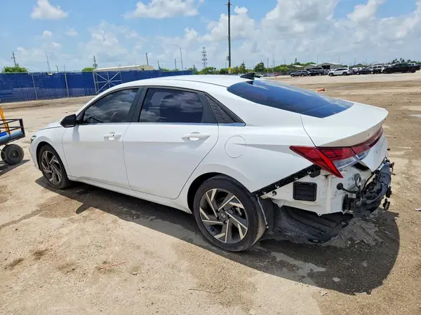 KMHLS4DG8SU853601 2025 HYUNDAI ELANTRA - Image 2