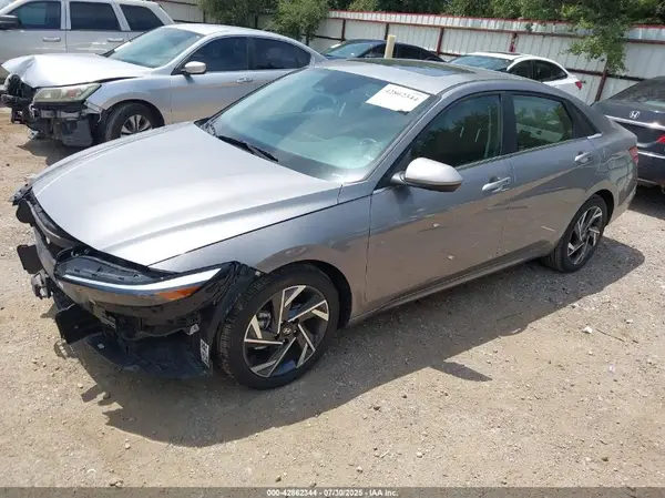 KMHLS4DG8SU889725 2025 HYUNDAI ELANTRA - Image 2