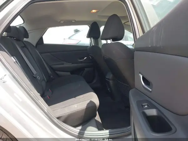 KMHLS4DG8SU889725 2025 HYUNDAI ELANTRA - Image 8
