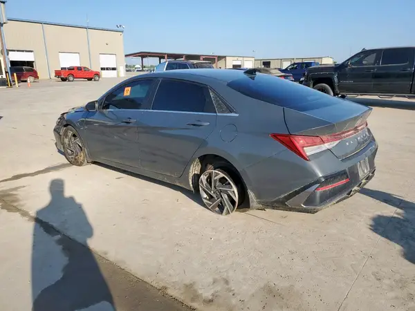 KMHLS4DG9RU724437 2024 HYUNDAI ELANTRA - Image 2