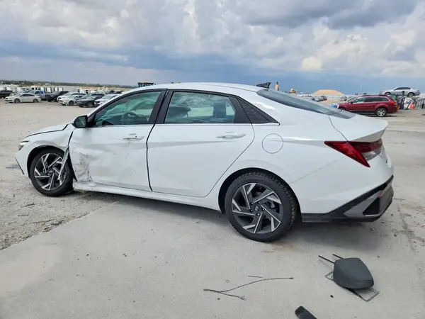 KMHLS4DG9RU783567 2024 HYUNDAI ELANTRA - Image 2