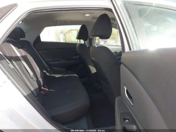 KMHLS4DG9RU823324 2024 HYUNDAI ELANTRA - Image 8