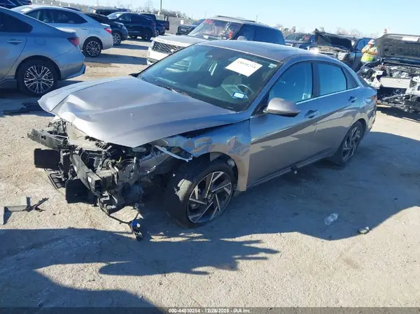 KMHLS4DGXRU645990 2024 HYUNDAI ELANTRA - Image 2