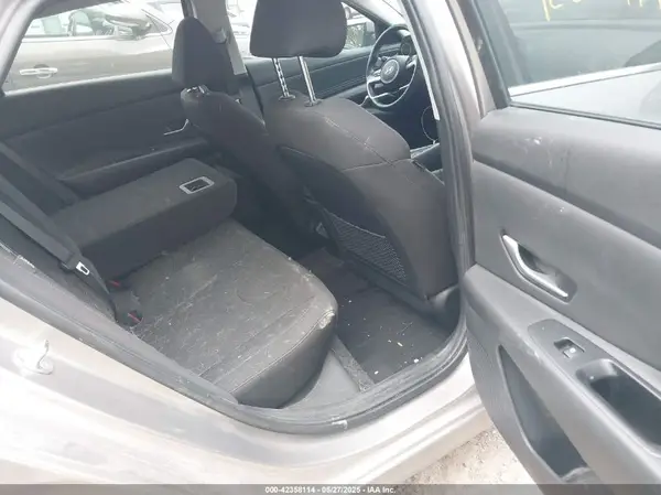 KMHLS4DGXRU697619 2024 HYUNDAI ELANTRA - Image 8