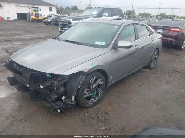 KMHLS4DGXRU716217 2024 HYUNDAI ELANTRA - Image 2