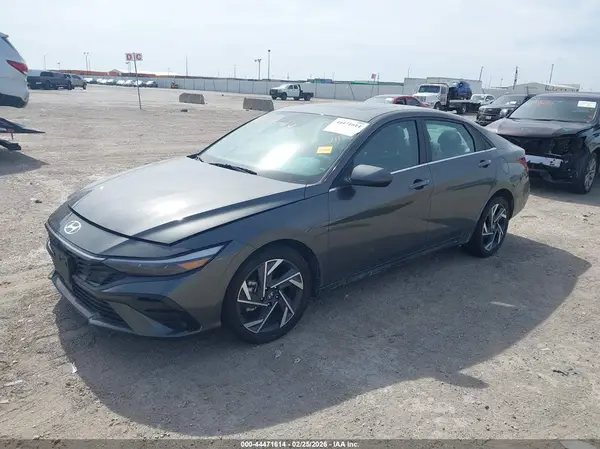 KMHLS4DGXRU742946 2024 HYUNDAI ELANTRA - Image 2