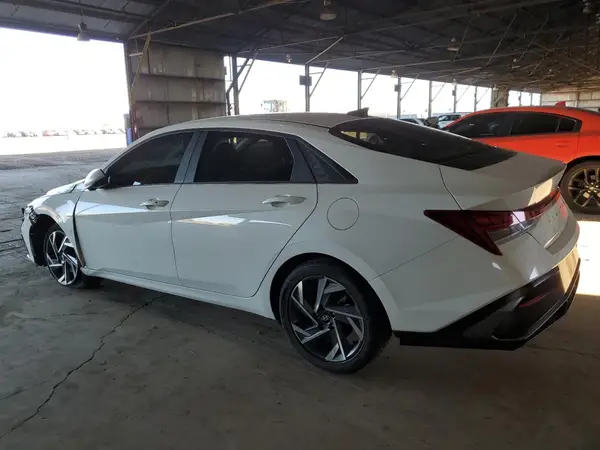 KMHLS4DGXRU744986 2024 HYUNDAI ELANTRA - Image 2